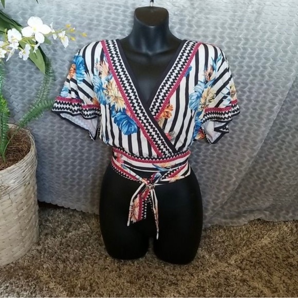 Flying tomato floral crop top, floral striped wrap top, floral blouse - Picture 3 of 4